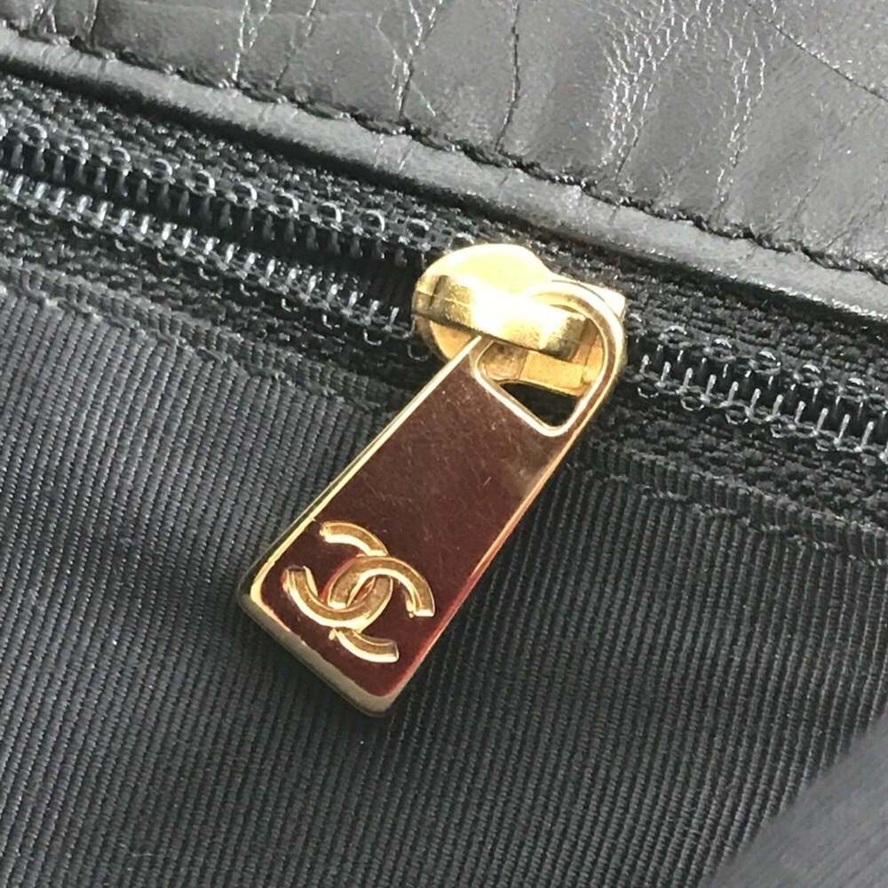 CHANEL Black Leather Logo Shoulder Bag - Picture 16 of 16